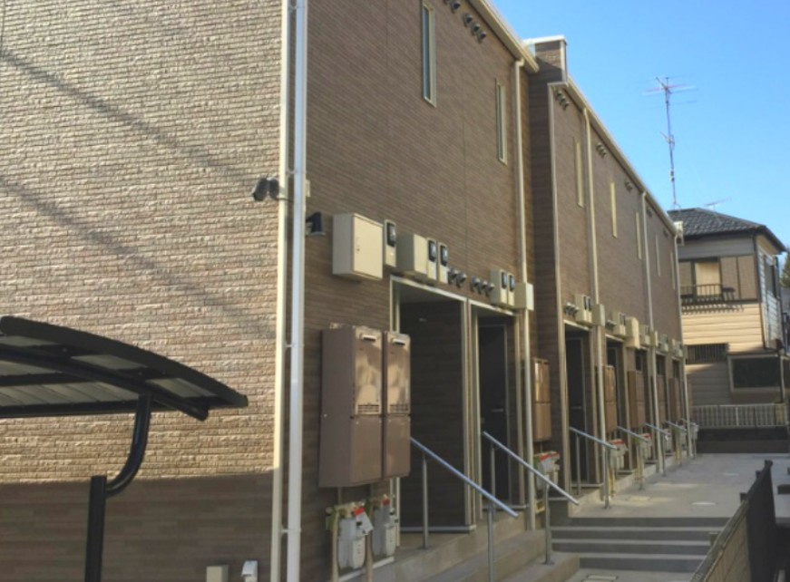 レオネクストムーンハウスのエントランス