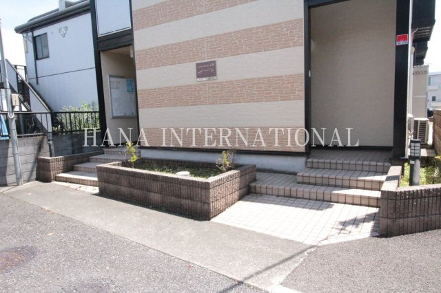 シェル弐番館のエントランス