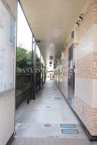 シェル弐番館のエントランス