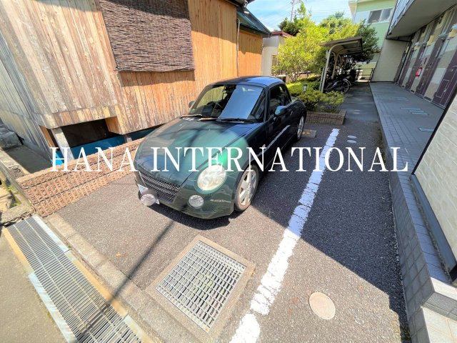 ヒルズの駐車場