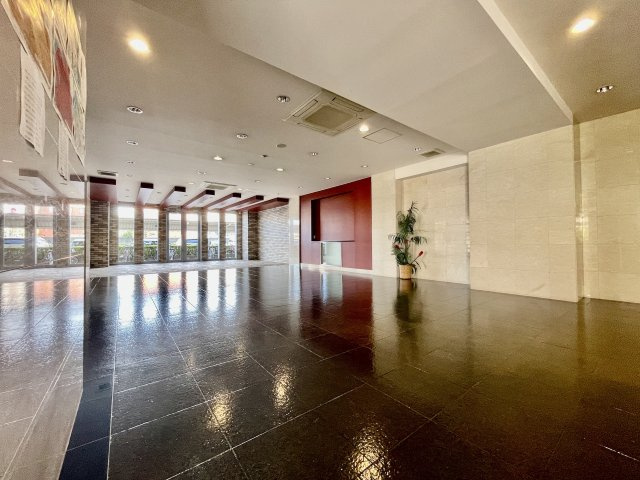 アクロス箱崎ブライトガーデンのエントランス