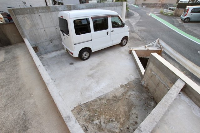 内野5丁目戸建の駐車場