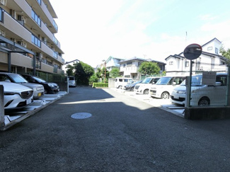 【駐車場】 | 機械式駐車場です。
