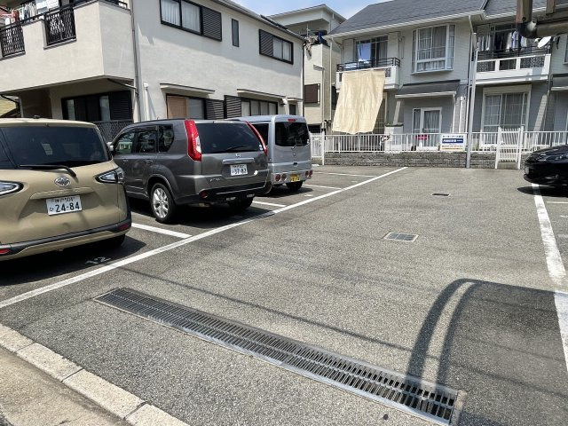 細谷モータープール5号　86番地　エレガンティクライフ芦屋Ⅱ横  芦屋市浜町の外観