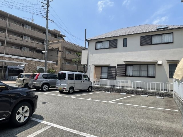 細谷モータープール5号　86番地　エレガンティクライフ芦屋Ⅱ横  芦屋市浜町の外観