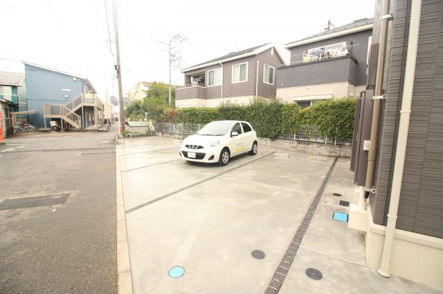 プレッソ本鵠沼の駐車場
