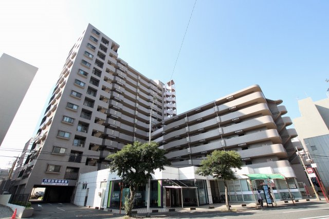 西新中央パーク・マンションの外観