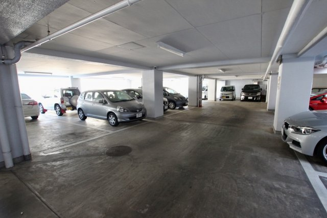 チサンマンション大橋の駐車場
