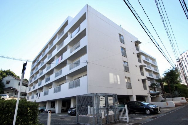 チサンマンション大橋の外観|築４８年【大橋駅】徒歩６分
【筑紫丘小学校】【筑紫丘中学校】