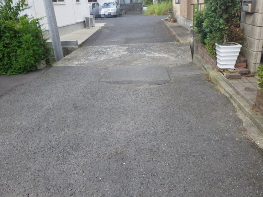 売土地　相田1丁目の前面道路含む現地写真
