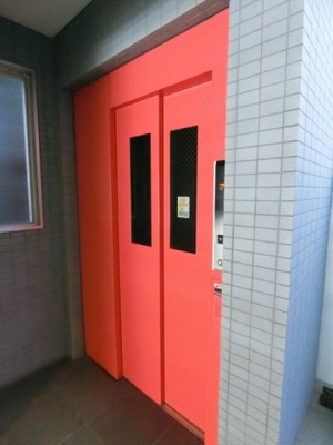 【その他共用部分】 | 台町レジデンス | エレベーター付き！荷物の多い日や疲れた日でも、2階までラクラク上がれます☆