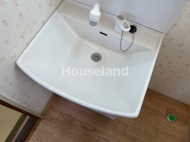 井辺戸建の洗面所