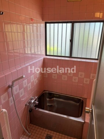 井辺戸建の浴室