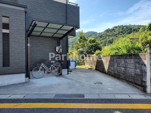 高知市介良乙　中古戸建の駐車場
