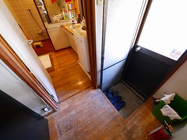 イーストロードの内装|勝手口