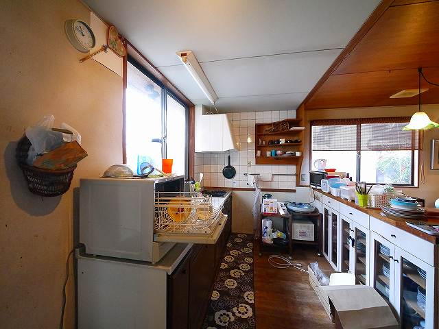 イーストロードのキッチン|ゆったりとしたキッチンスペース