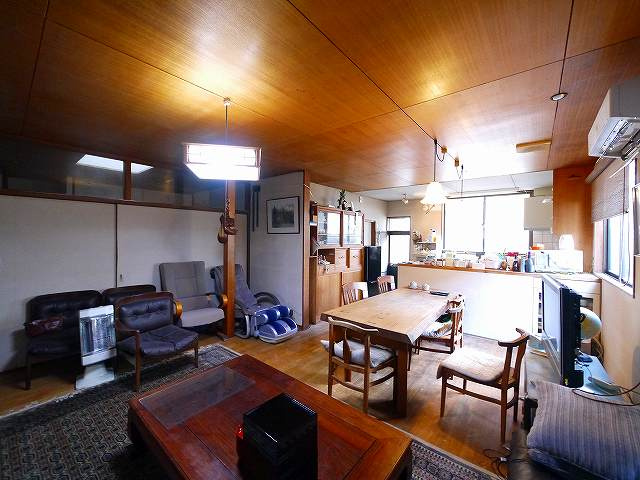 イーストロードの居間・リビング|みんなでゆったりとくつろげるリビングスペースです。