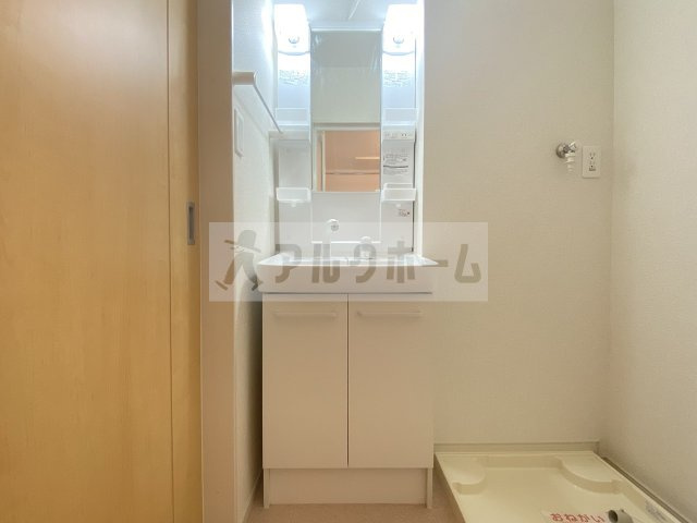 伸宅の独立洗面台