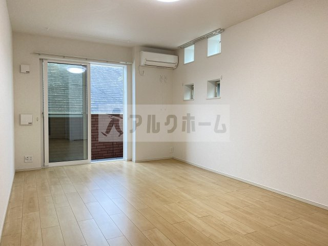 伸宅の居間・リビング