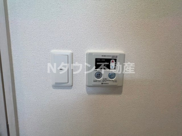 【設備】 | プレサンス広小路通葵 | 給湯パネルです