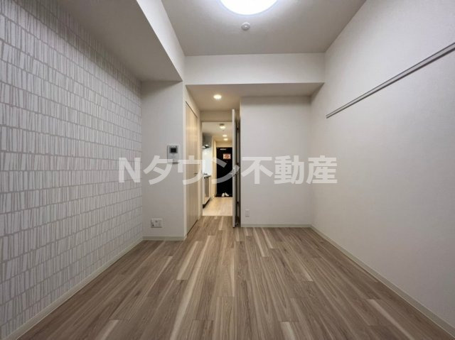 【居間・リビング】 | プレサンス広小路通葵 | 落ち着いた色調の洋室です