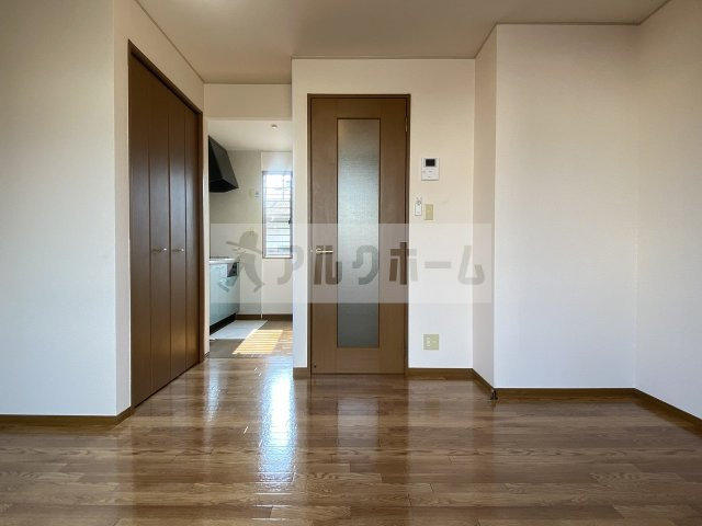 ラフィーネ吉井の居間・リビング