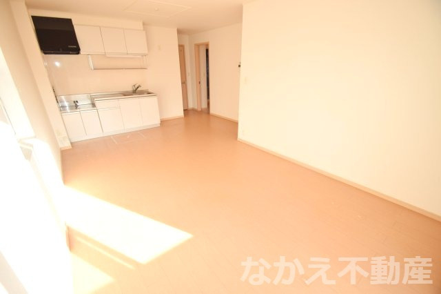 【居間・リビング】 | こちらの居間で趣味の時間をお楽しみください