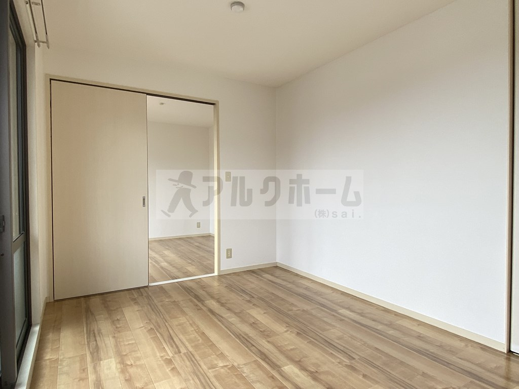 エルムンドの洋室