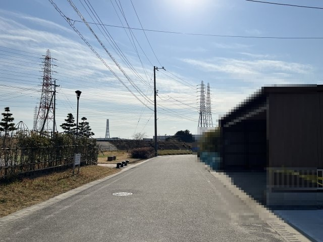 碧南市権現町22-1期新築分譲住宅　1号棟の前面道路含む現地写真|碧南市権現町22-1期新築分譲住宅前面道路写真です。南西側公道約5.8ｍに接道