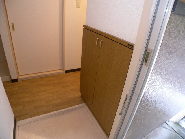 ロイヤル三木の玄関