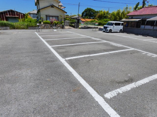 JAボナール上の丸の駐車場