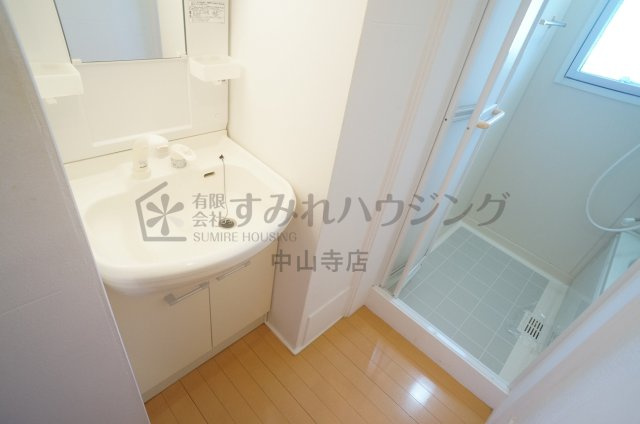 ラムール売布の洗面所
