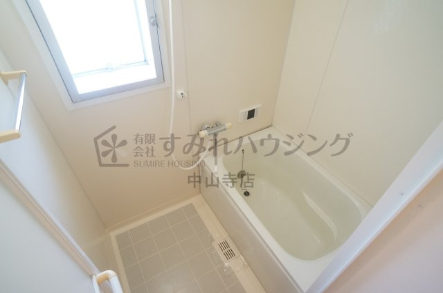 ラムール売布の浴室