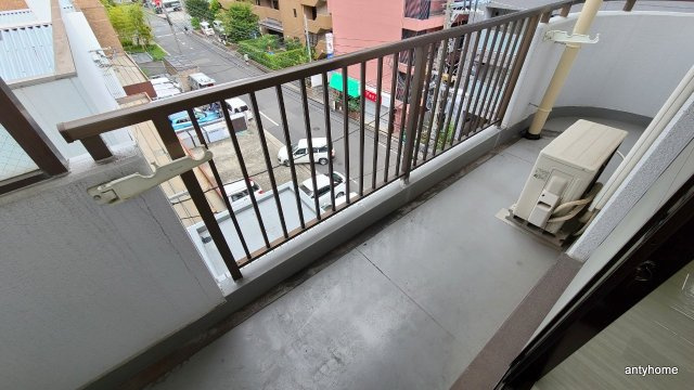 江坂東OMパレス　仲介手数料無料のバルコニー