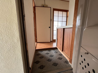 【玄関】 | コーポ岡部 | シンプルで使いやすい玄関です