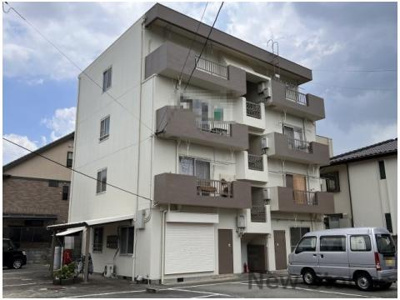 【駐車場】 | コーポ岡部 | 駐車場があるので、車を買う予定の方も安心です