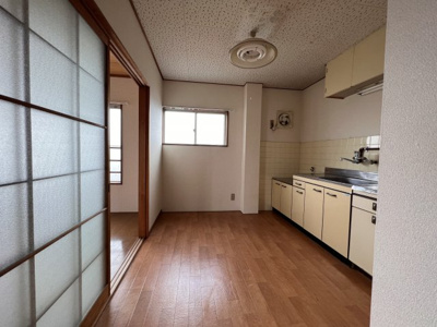 【居間・リビング】 | コーポ岡部 | おしゃれなリビングです