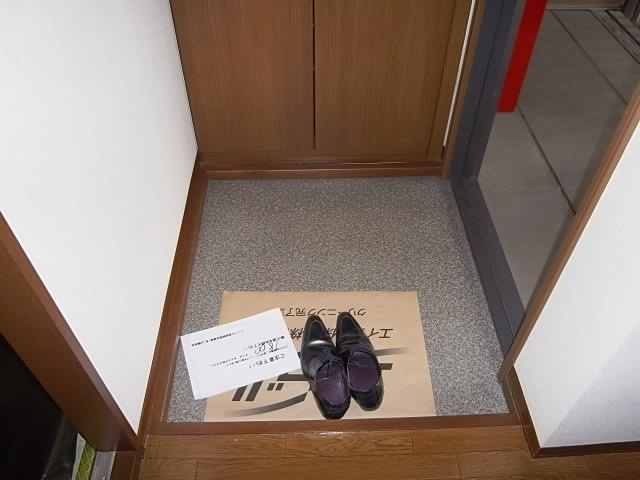リバーサイドの玄関