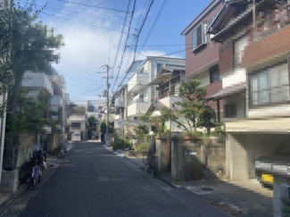 【前面道路含む現地写真】