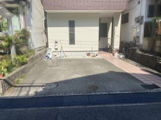 【駐車場】
