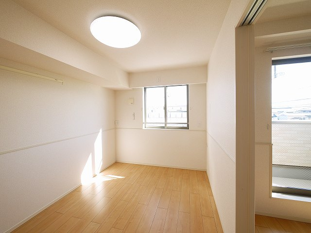 サンシャインの内装|明るい室内です