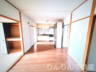 【居間・リビング】 | 城南コーポラス | おしゃれな居間です