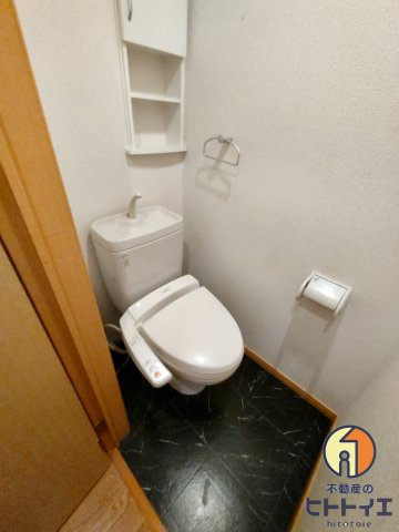 メゾンド・シュトラスのトイレ|温水洗浄便座付きのトイレです