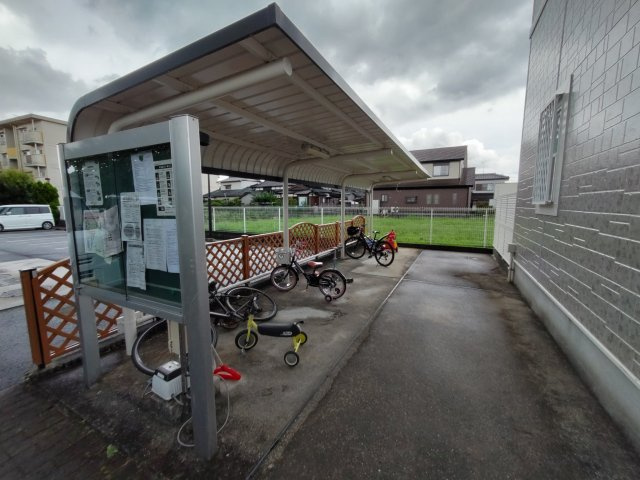 メゾンド・シュトラスのその他共用部分|駐輪場です