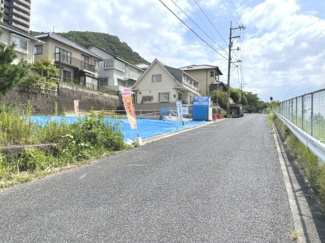 【前面道路含む現地写真】