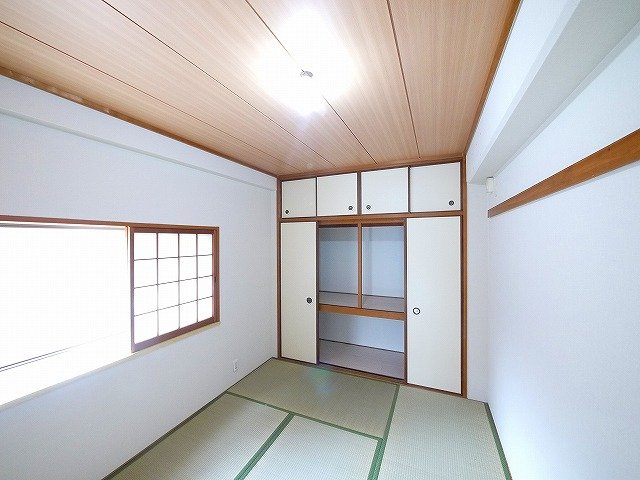 キャピタル新大宮の収納|たっぷりとした収納スペースです