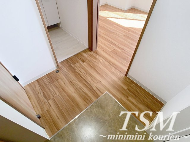 セレコート寝屋川本町の玄関