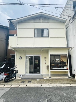 【外観】 | 太秦西蜂岡町　貸事務所 | 駐車場スペース１台付きです