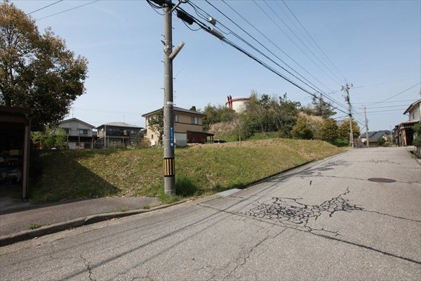 【前面道路含む現地写真】の画像