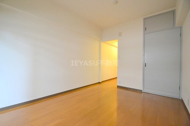 ラフィネ天満の寝室